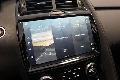 Jaguar E-Pace 2.0D I4 163 CV AWD Auto (17)