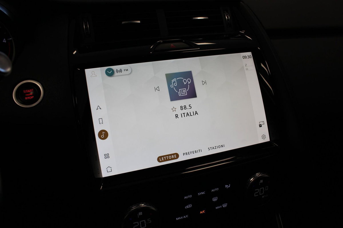 Jaguar E-Pace 2.0D I4 163 CV AWD Auto (20)