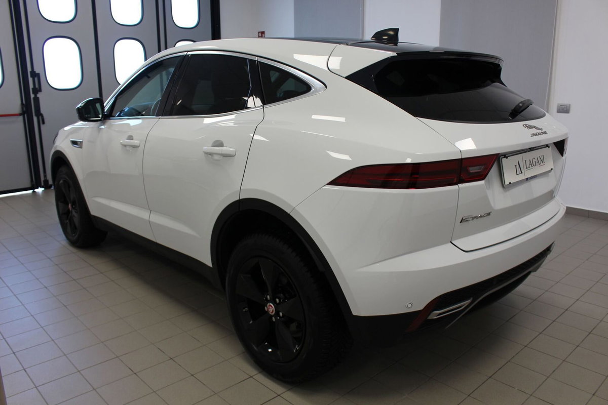 Jaguar E-Pace 2.0D I4 163 CV AWD Auto (6)