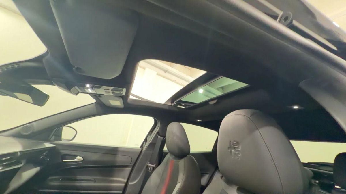Alfa Romeo Junior elettrica Speciale 156cv (11)