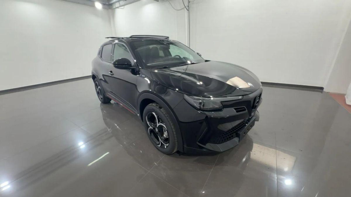 Alfa Romeo Junior elettrica Speciale 156cv (3)