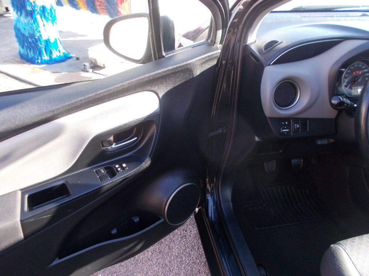 Toyota Yaris 16V cat 5 porte (11)