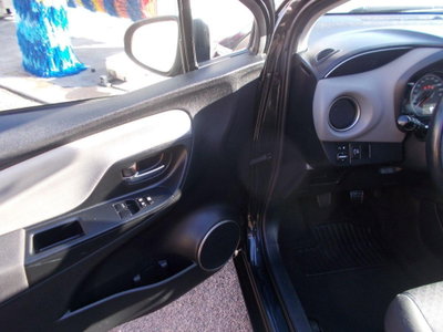Toyota Yaris 16V cat 5 porte (11)