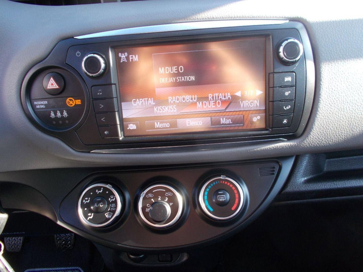 Toyota Yaris 16V cat 5 porte (14)