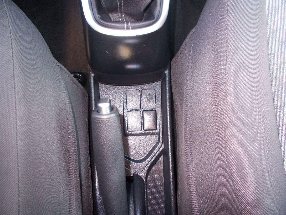 Toyota Yaris 16V cat 5 porte (16)