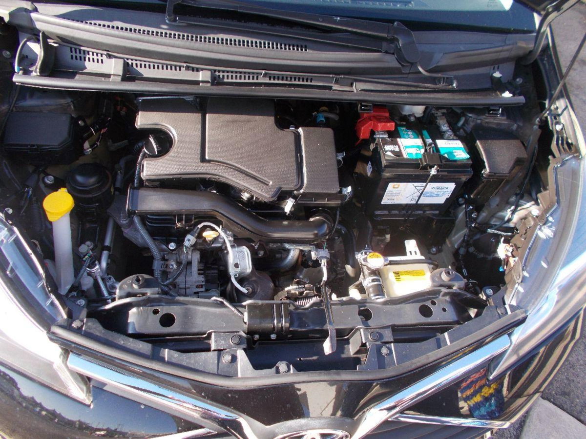 Toyota Yaris 16V cat 5 porte (17)