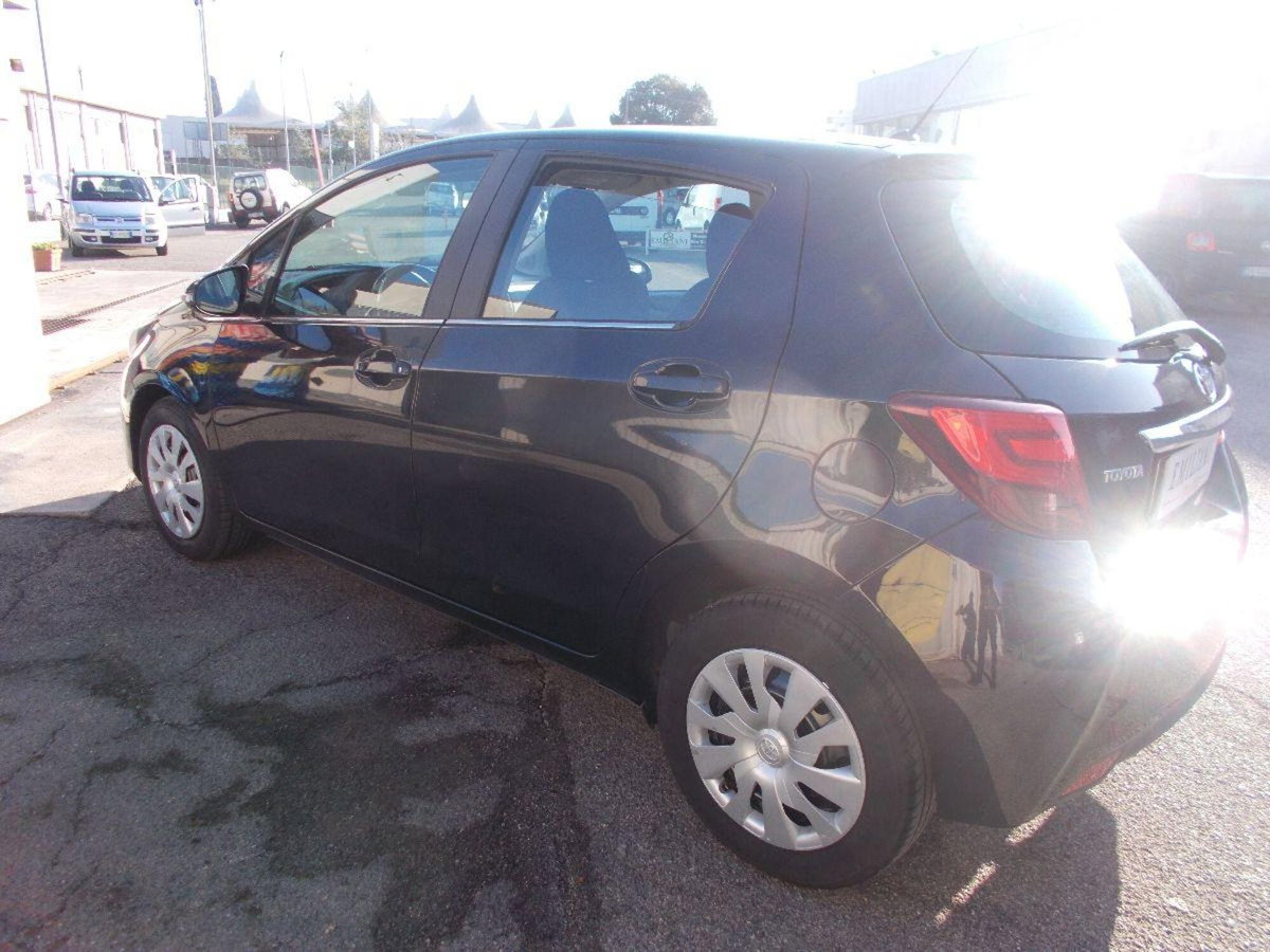 Toyota Yaris 16V cat 5 porte (2)