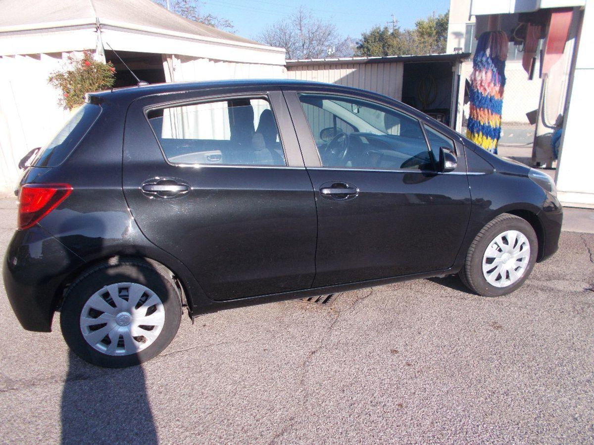 Toyota Yaris 16V cat 5 porte (4)