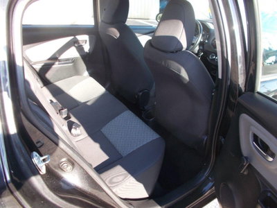 Toyota Yaris 16V cat 5 porte (7)