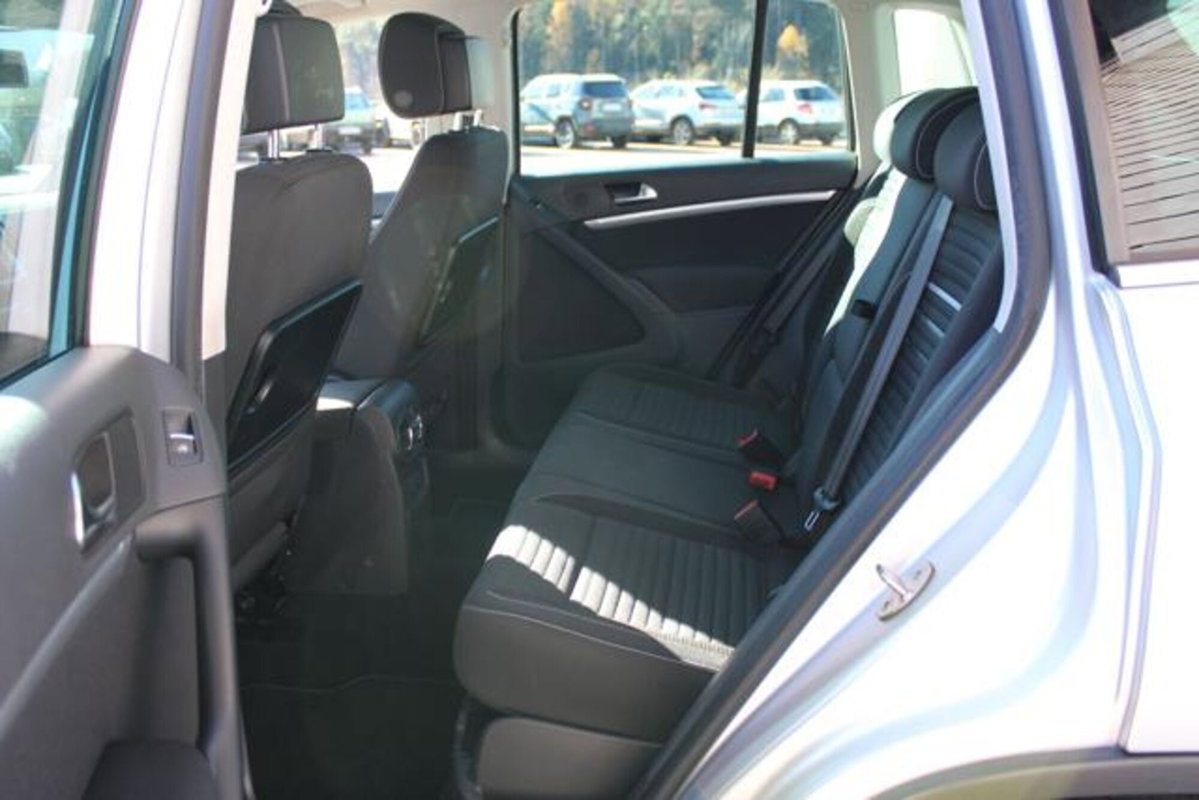 Volkswagen Tiguan 2.0 TDI 177 CV 4MOTION DSG R-Line BlueMotion Tech. (9)