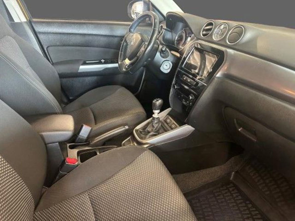 Suzuki Vitara 1.4 Hybrid Easy Cool (3)