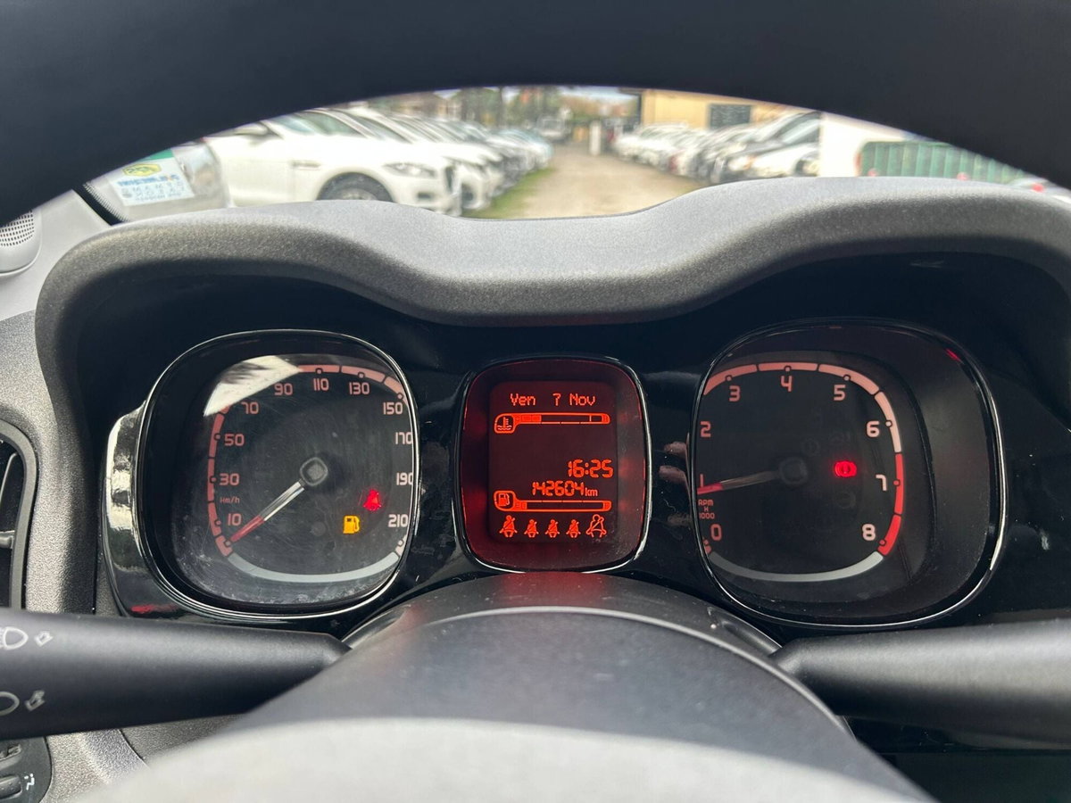 Fiat Panda 1.2 Emotion (11)