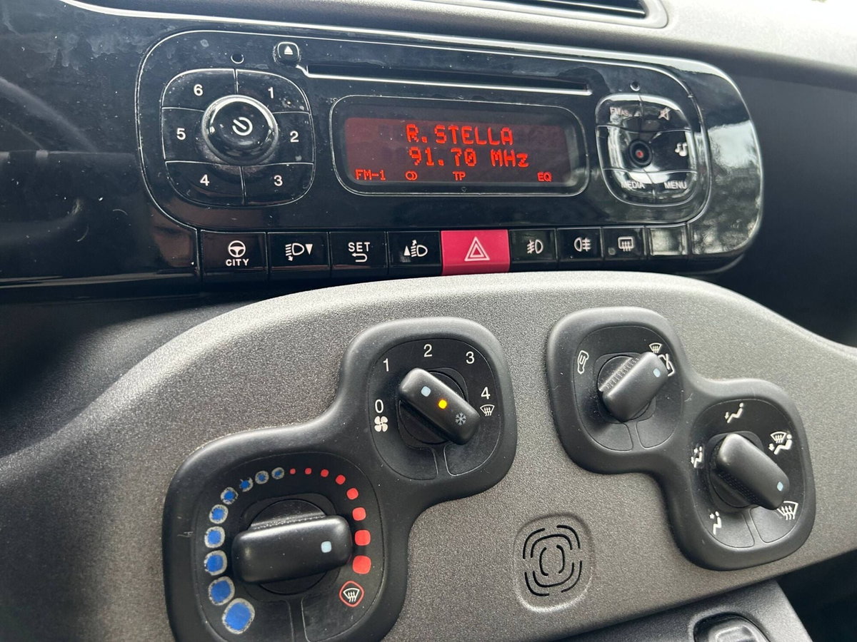 Fiat Panda 1.2 Emotion (13)
