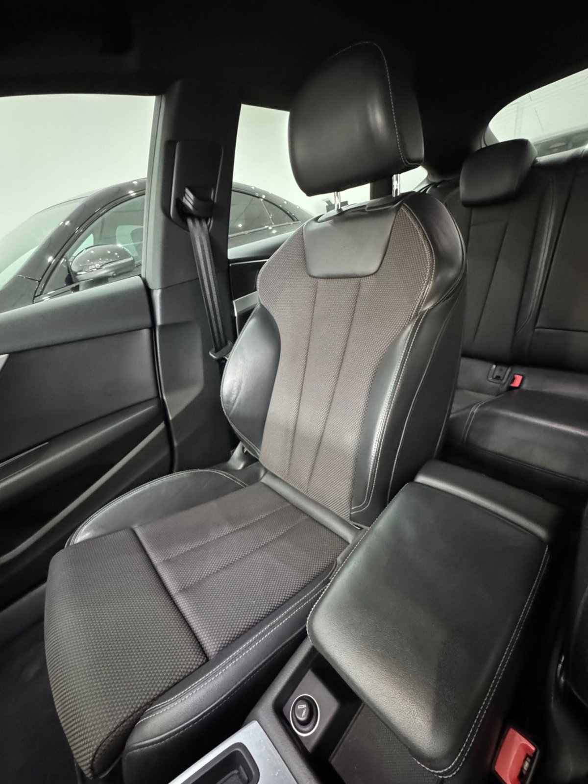 Audi A5 Coupé 2.0 TDI 190 CV ultra S tronic Sport (9)