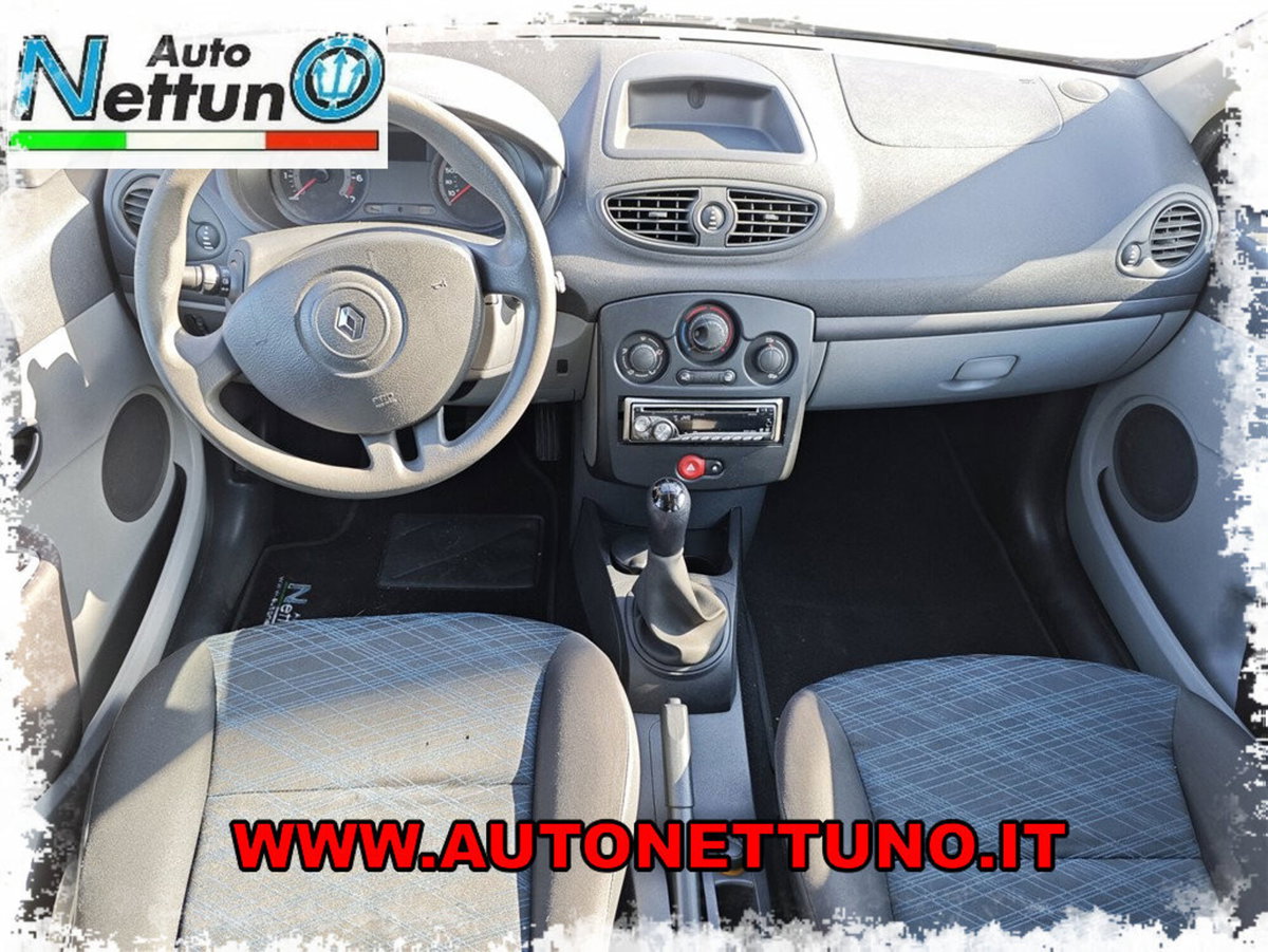 Renault Clio Storia 1.2 16V 5 porte Dynamique (17)
