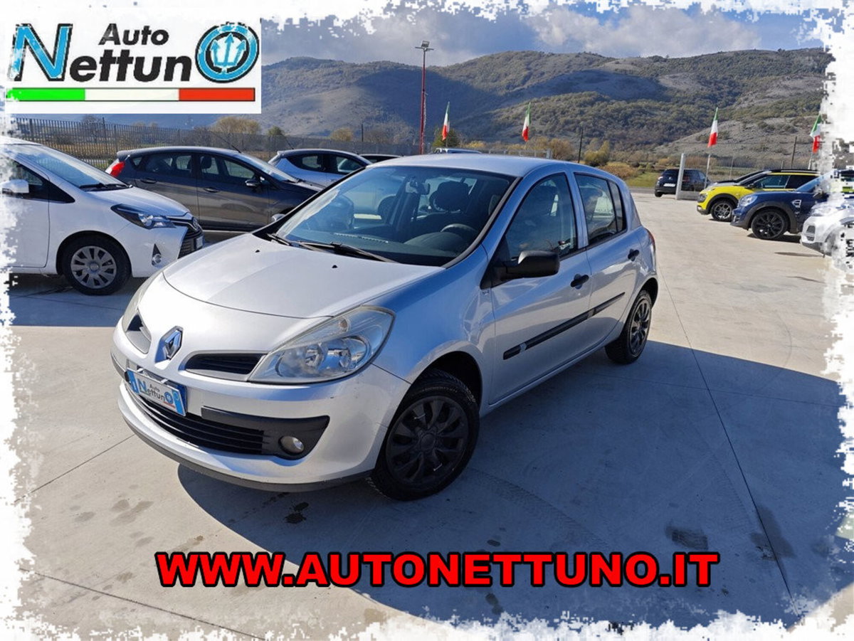 Renault Clio Storia 1.2 16V 5 porte Dynamique (2)