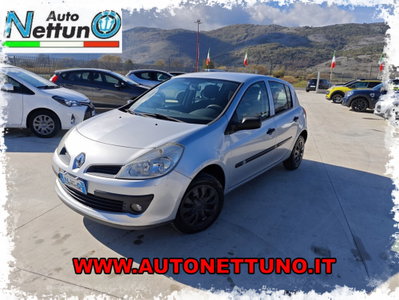 Renault Clio Storia 1.2 16V 5 porte Dynamique (2)