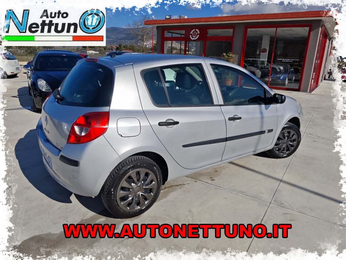 Renault Clio Storia 1.2 16V 5 porte Dynamique (4)
