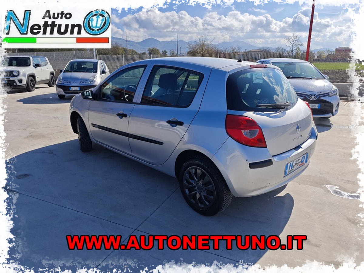 Renault Clio Storia 1.2 16V 5 porte Dynamique (6)