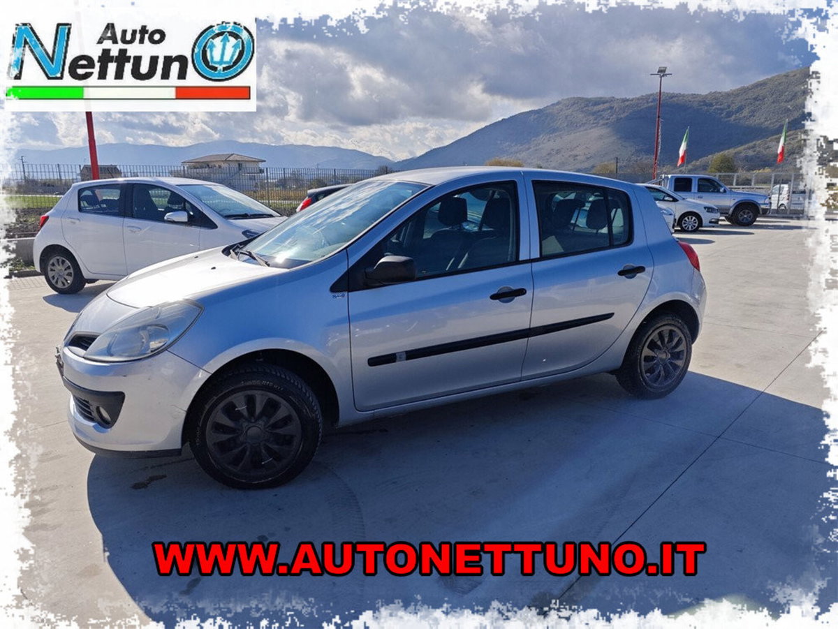 Renault Clio Storia 1.2 16V 5 porte Dynamique (7)