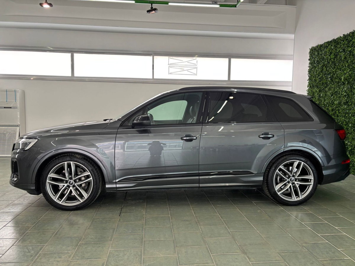 Audi Q7 50 TDI quattro tiptronic (2)