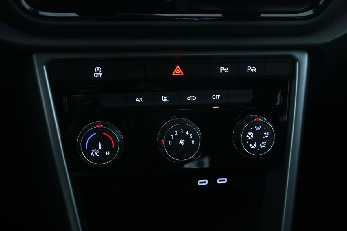 Volkswagen T-Roc 1.0 tsi Edition 115cv (14)