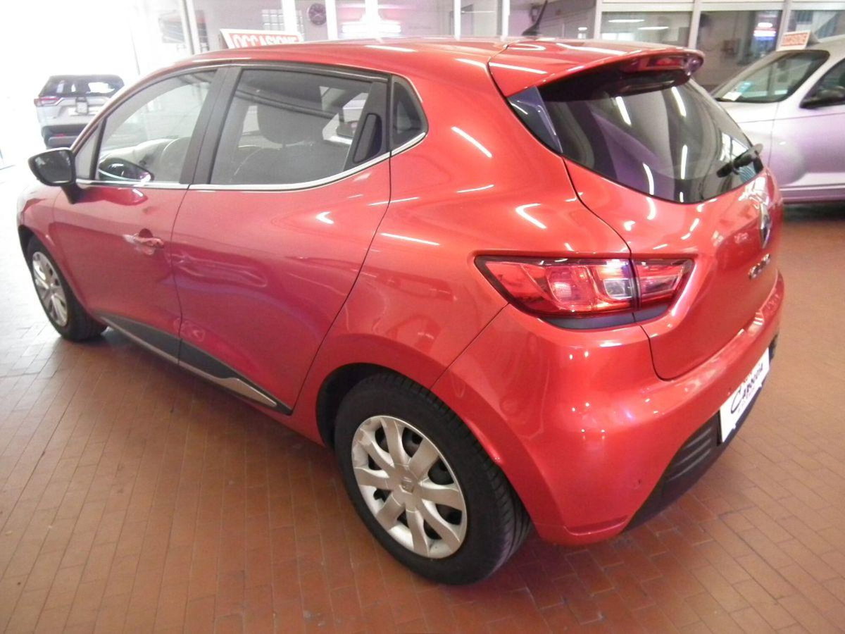 Renault Clio SCe 75 CV 5 porte Zen (7)