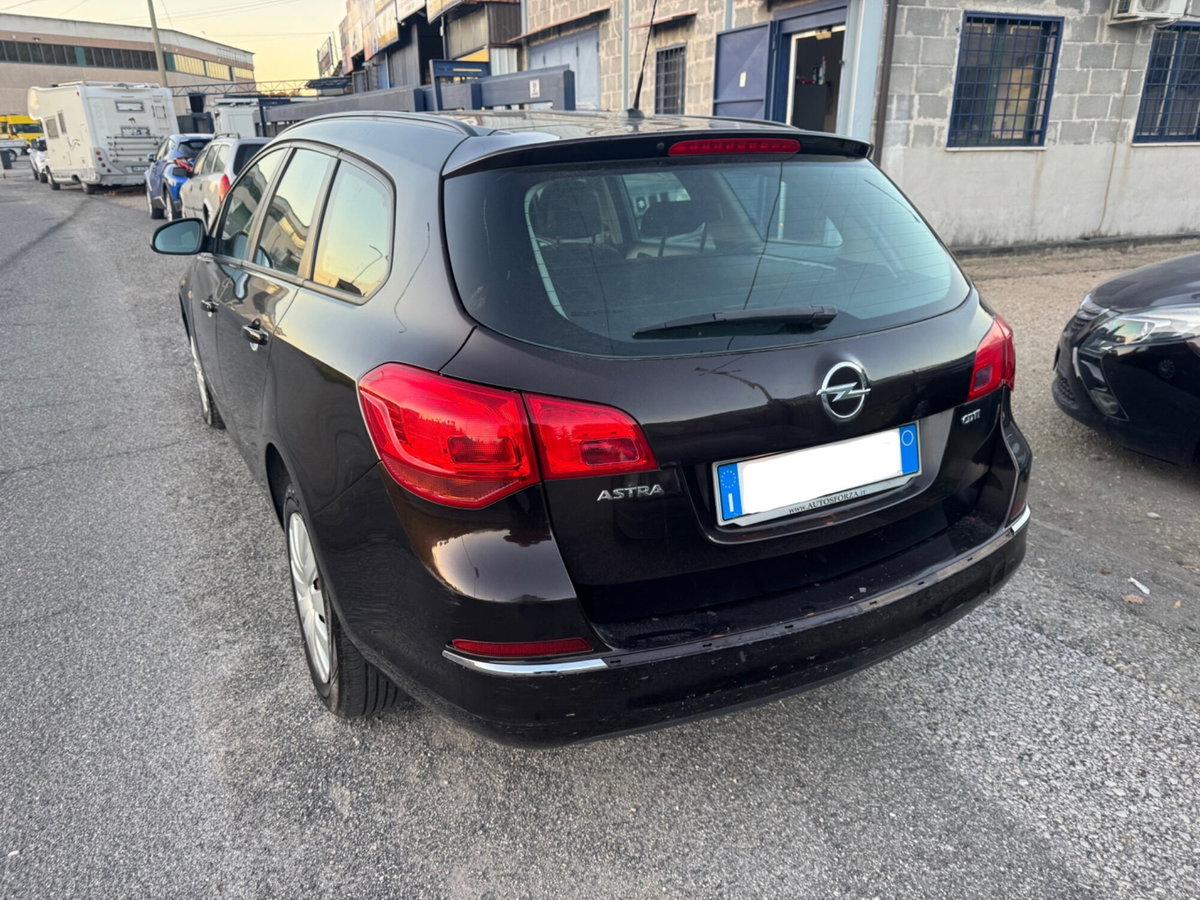 Opel Astra Station Wagon 1.7 CDTI 110CV Sports Elective (3)