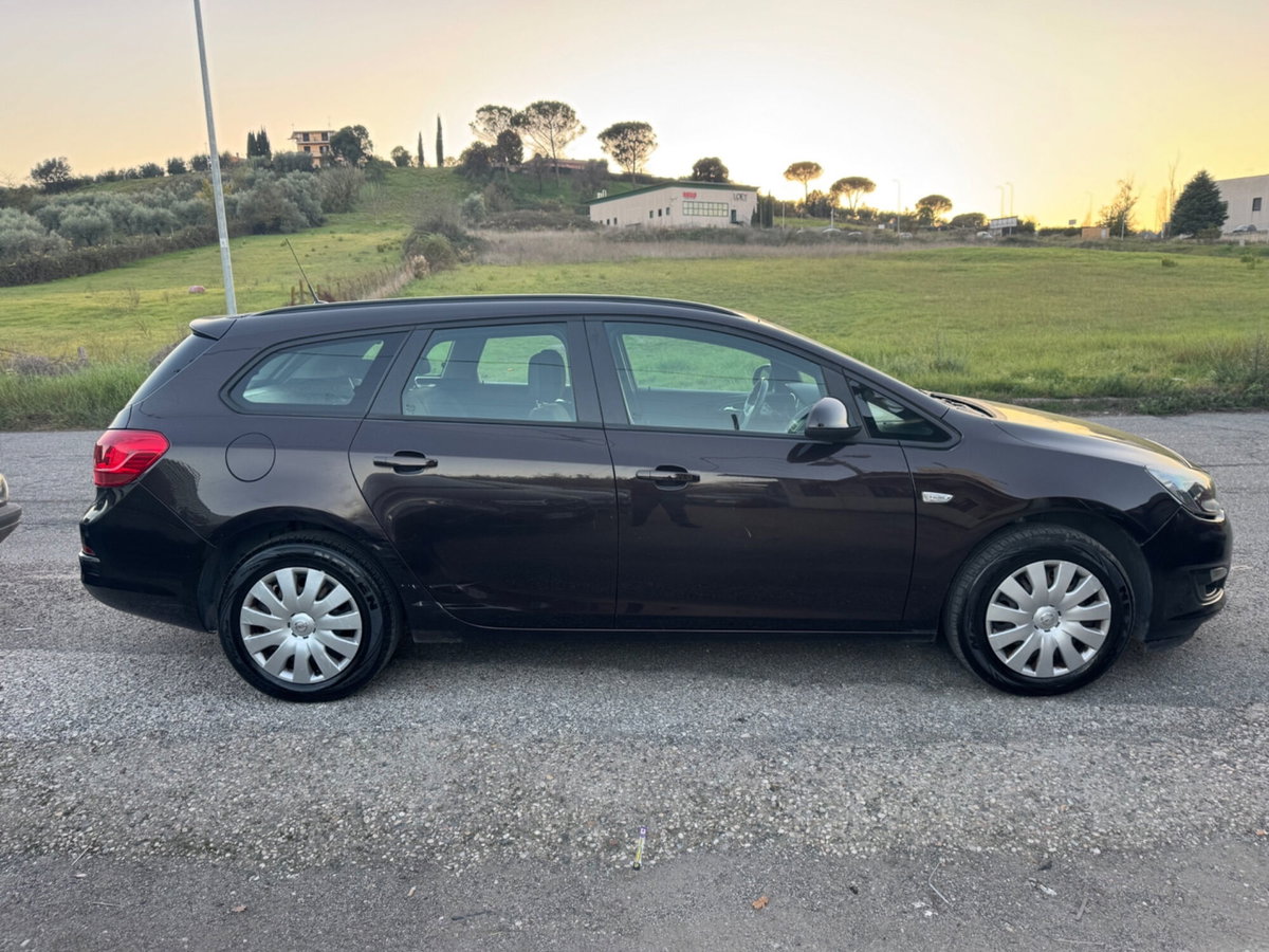 Opel Astra Station Wagon 1.7 CDTI 110CV Sports Elective (6)