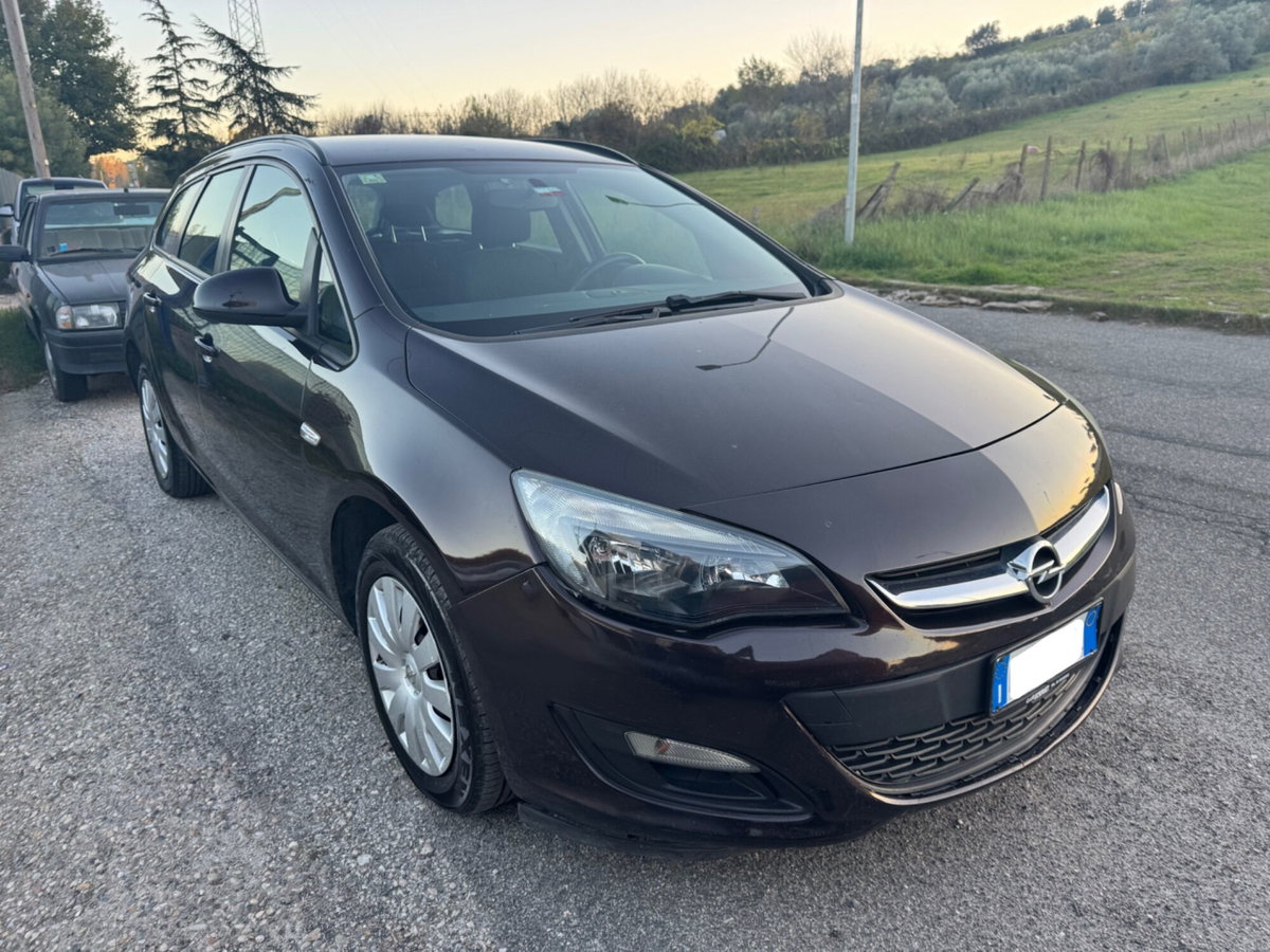 Opel Astra Station Wagon 1.7 CDTI 110CV Sports Elective (7)
