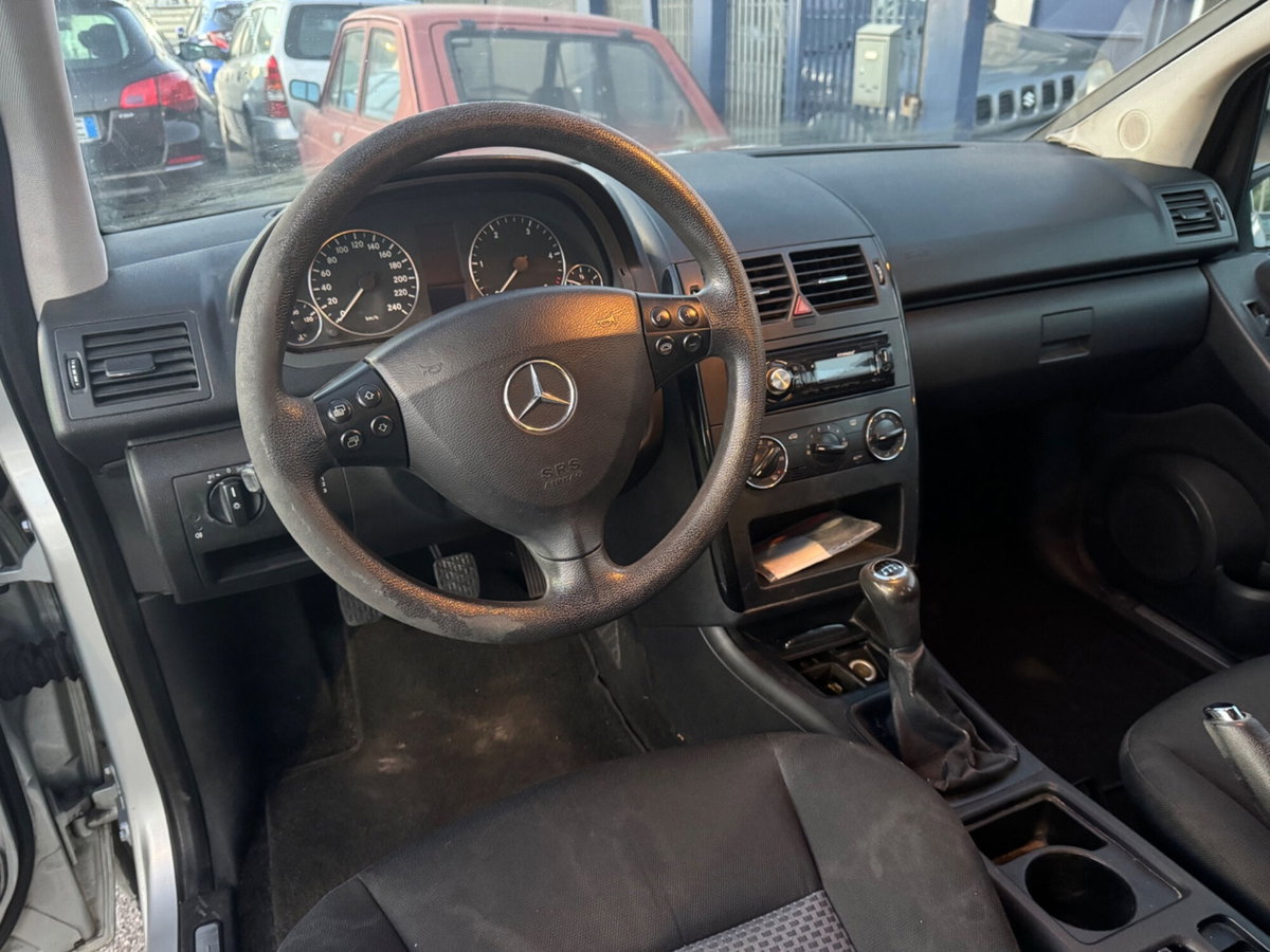 Mercedes-Benz Classe A 180 CDI Classic (9)
