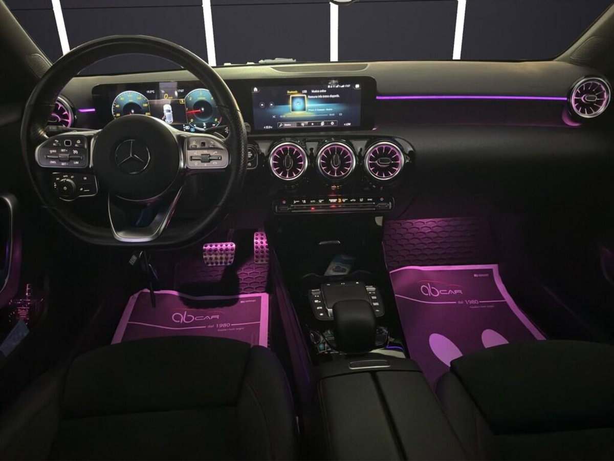 Mercedes-Benz Classe A 180 d Premium (13)