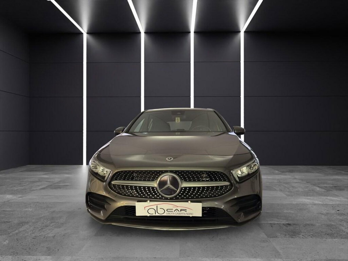 Mercedes-Benz Classe A 180 d Premium (2)
