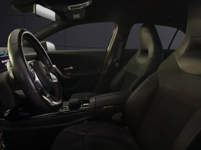 Mercedes-Benz Classe A 180 d Premium (9)