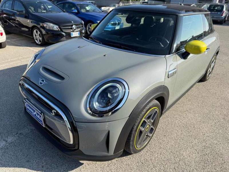 MINI Mini Cooper SE Resolute