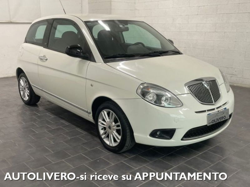 Lancia Ypsilon 1.3 MJT 75 CV Unyca
