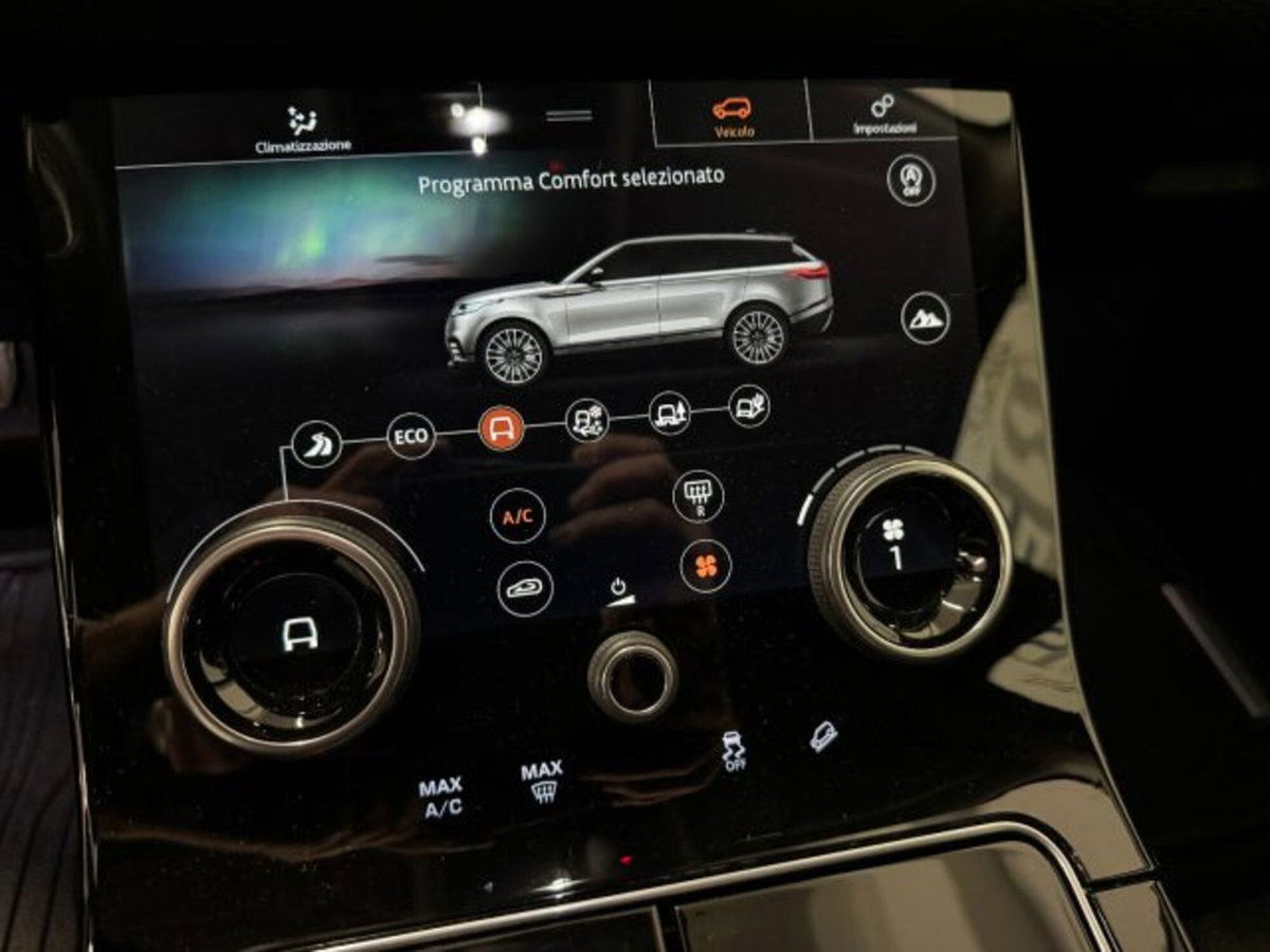 Land Rover Range Rover Velar 2.0D I4 180 CV (16)