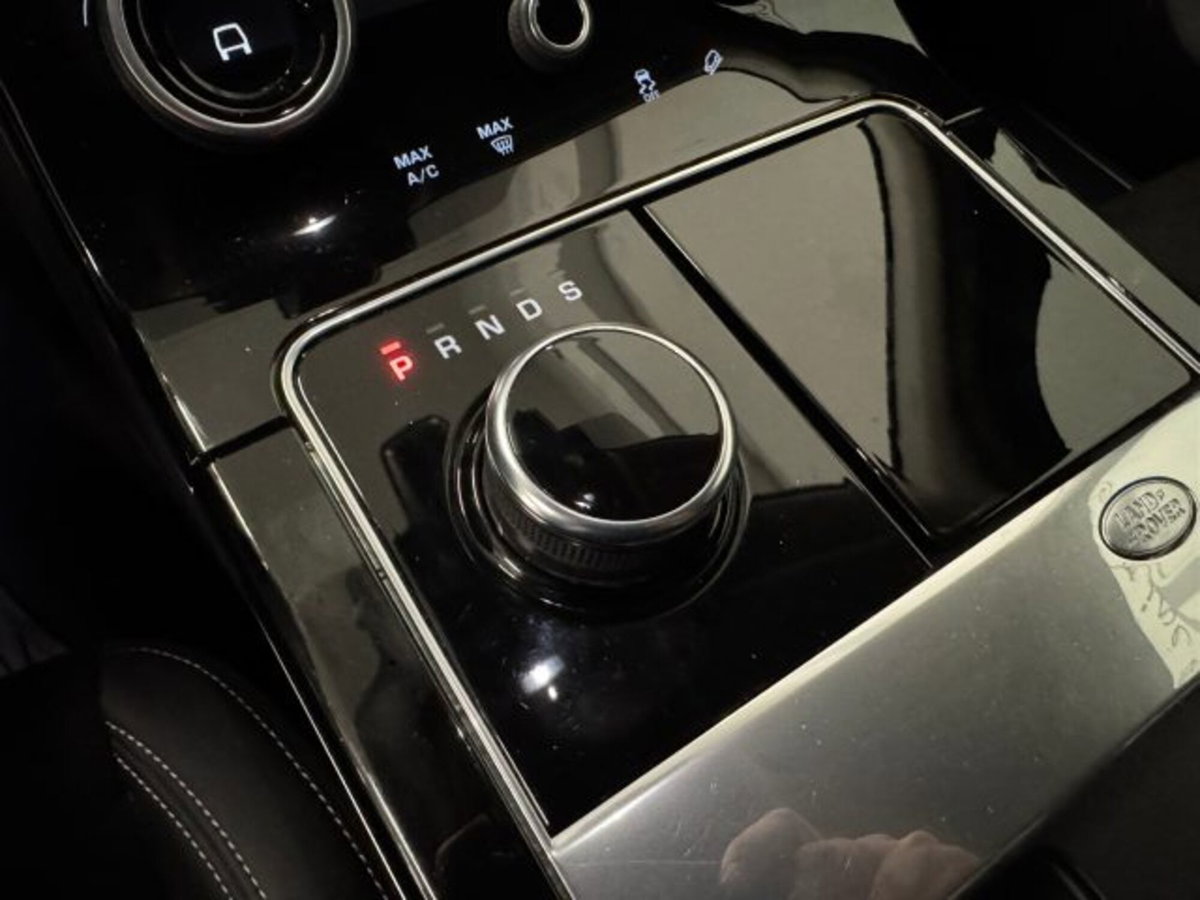 Land Rover Range Rover Velar 2.0D I4 180 CV (17)