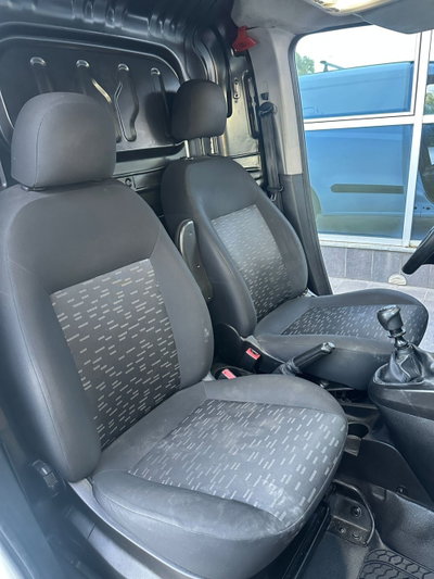 Opel Combo 1.6 CDTI 105CV PC-TN Van Blitz (750kg) E6 (8)