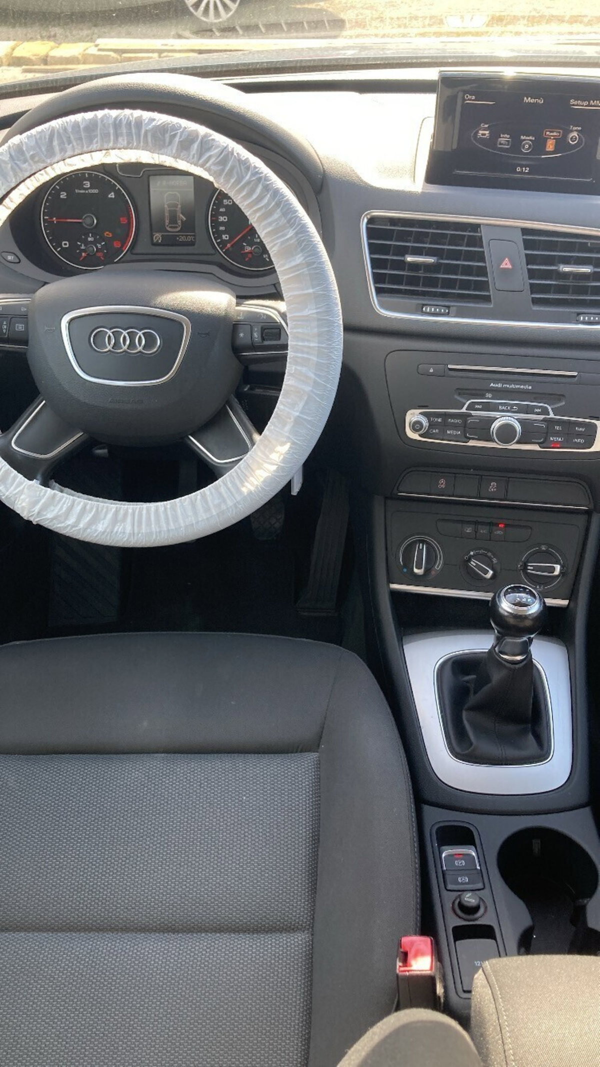 Audi Q3 2.0 TDI 150 CV (16)