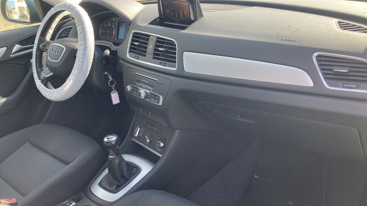 Audi Q3 2.0 TDI 150 CV (17)