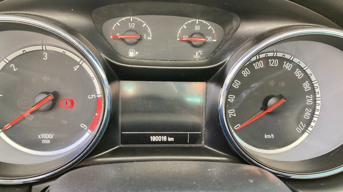 Opel Astra 1.6 CDTi 5 porte Elective (11)
