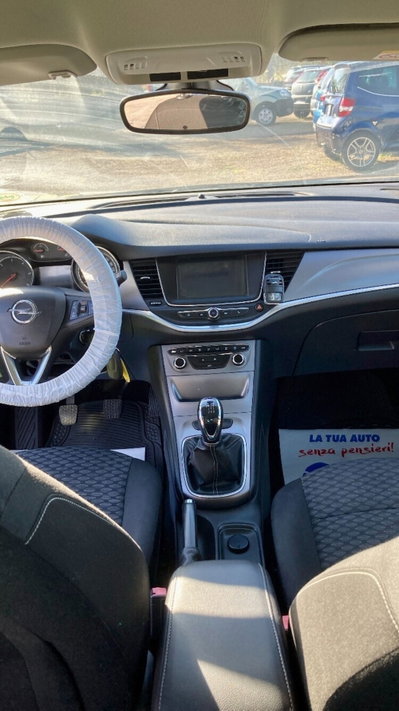 Opel Astra 1.6 CDTi 5 porte Elective (8)