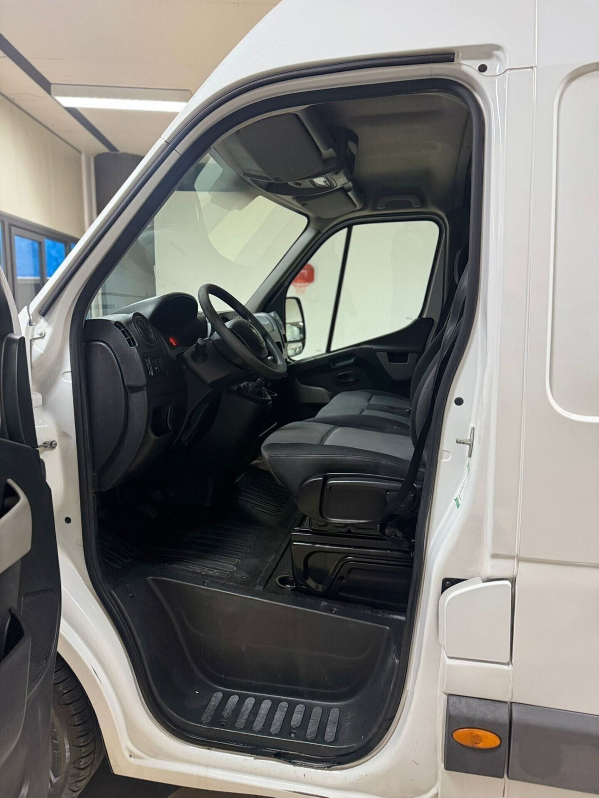 Renault Master Telaio T35 2.3 dCi/145 PM Cabinato Twin Turbo S&S (4)