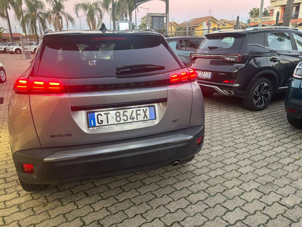 Peugeot 2008 BlueHDi 130 S&S EAT8 GT Pack (5)