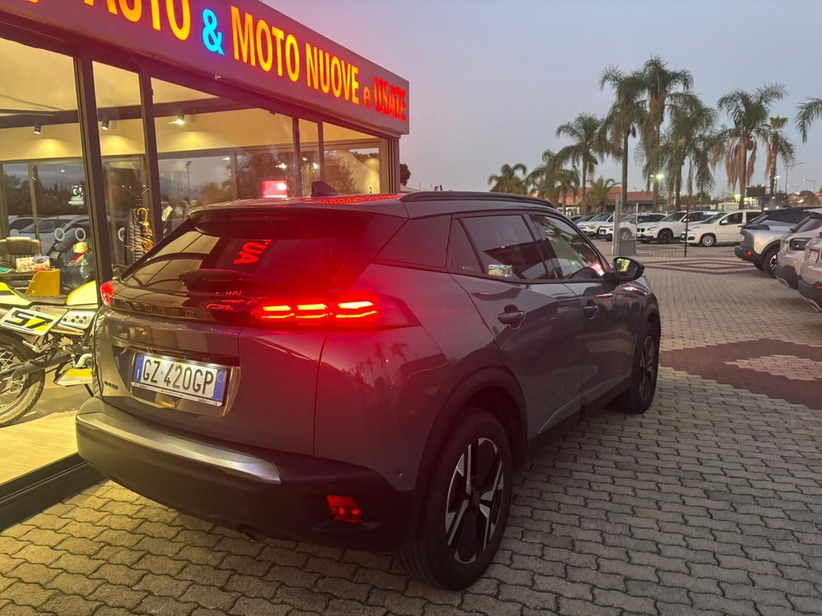 Peugeot 2008 1.2 puretech Active s&s 100cv (12)