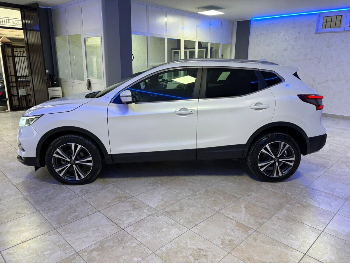 Nissan Qashqai 1.7 dCi 150 CV 4WD CVT Tekna (12)