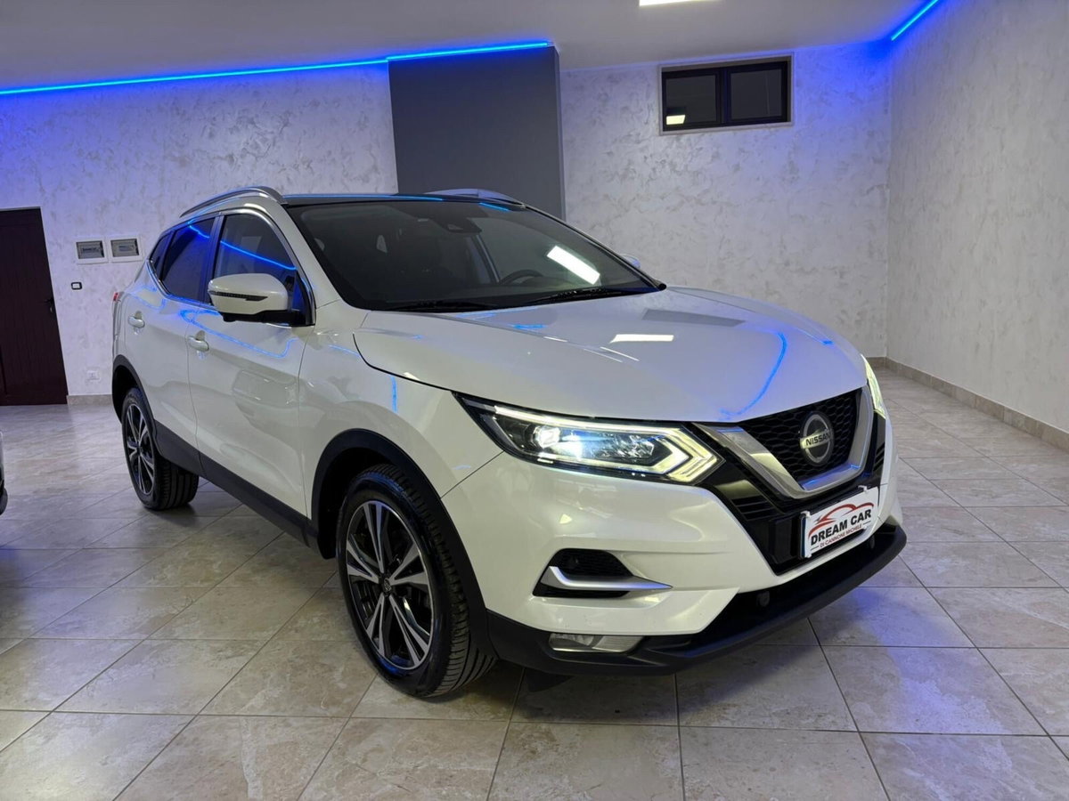 Nissan Qashqai 1.7 dCi 150 CV 4WD CVT Tekna (3)