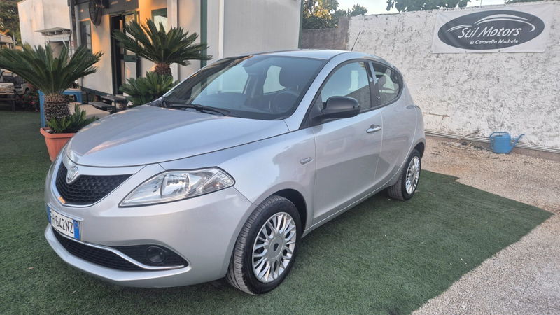 Lancia Ypsilon 1.2 69 CV 5 porte Silver