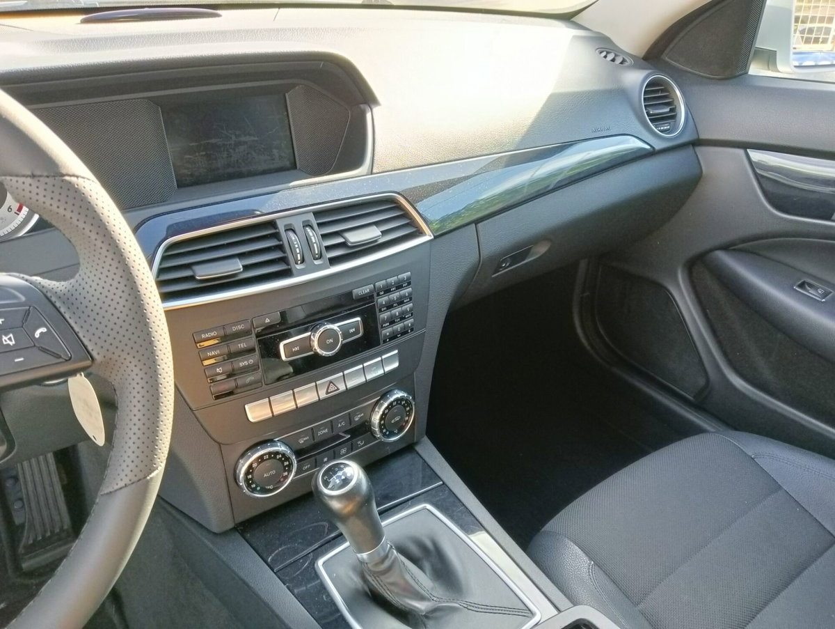 Mercedes-Benz Classe C 220 CDI BlueEFFICIENCY Avantgarde (11)